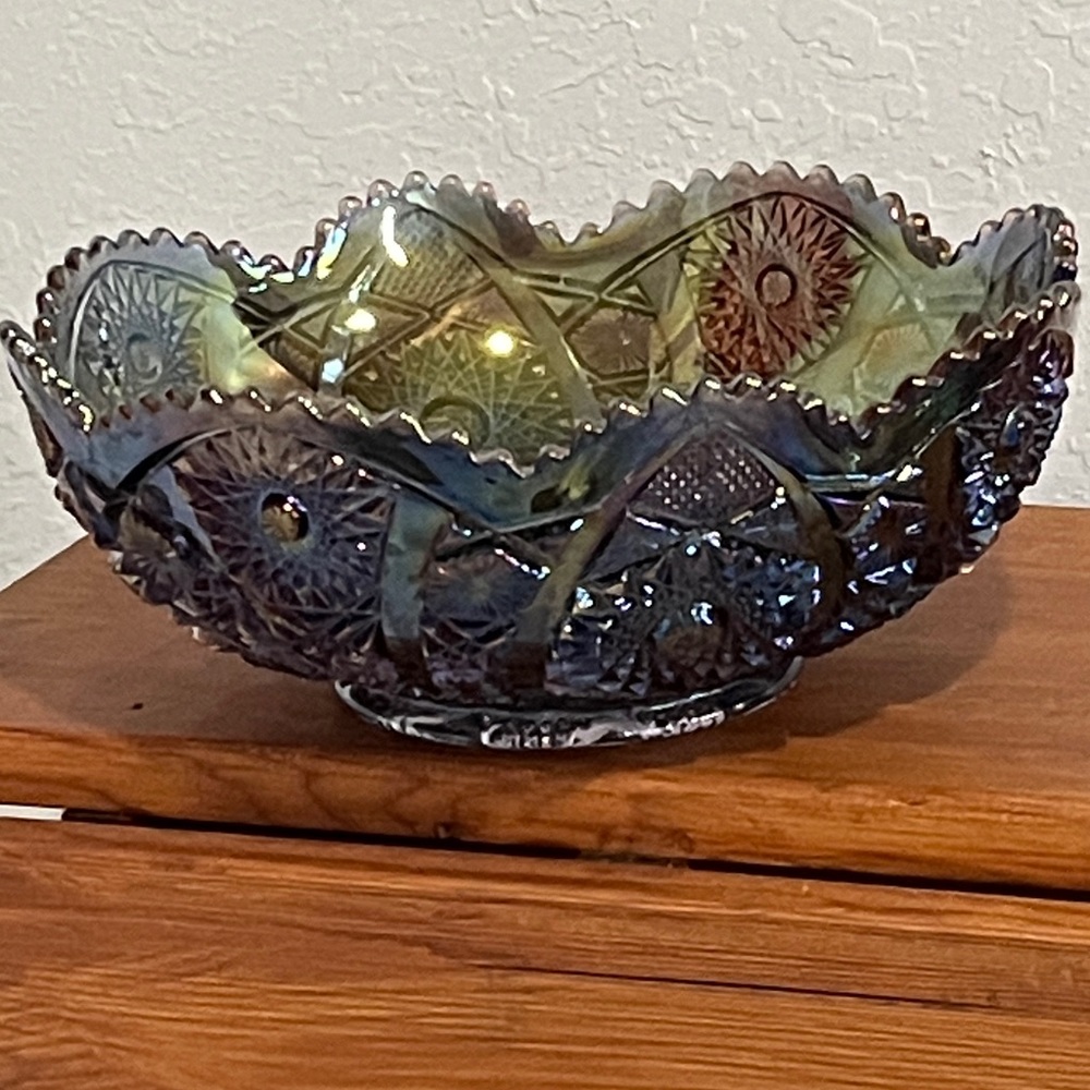 Imperial Glass Carnival VTG Iridescent Amethyst Octagon Hobstar Sawtooth Edge